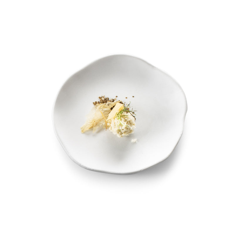 Gastro Plate Mat 13cm matte porcelain, minimalist luxury plate for desserts and artistic food presentation.