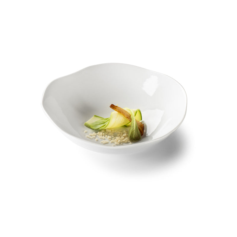 Gastro Bowl in glossy porcelain, elegant medium serving bowl for soups, salads, and refined culinary presentations.