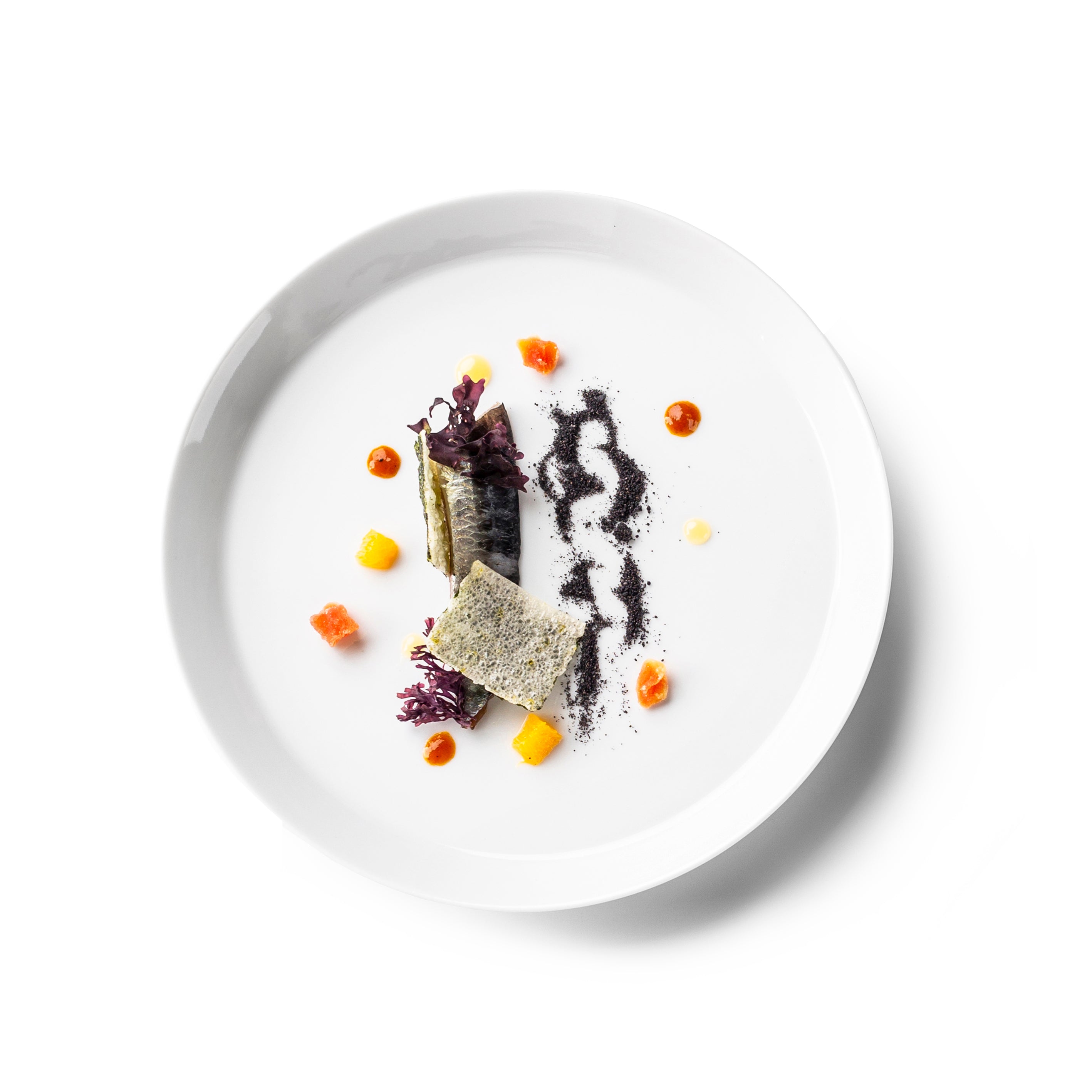 Porcelain dessert plate with glossy finish, microwave, oven, freezer & dishwasher safe, versatile Nordic minimalist tableware for desserts and appetizers.