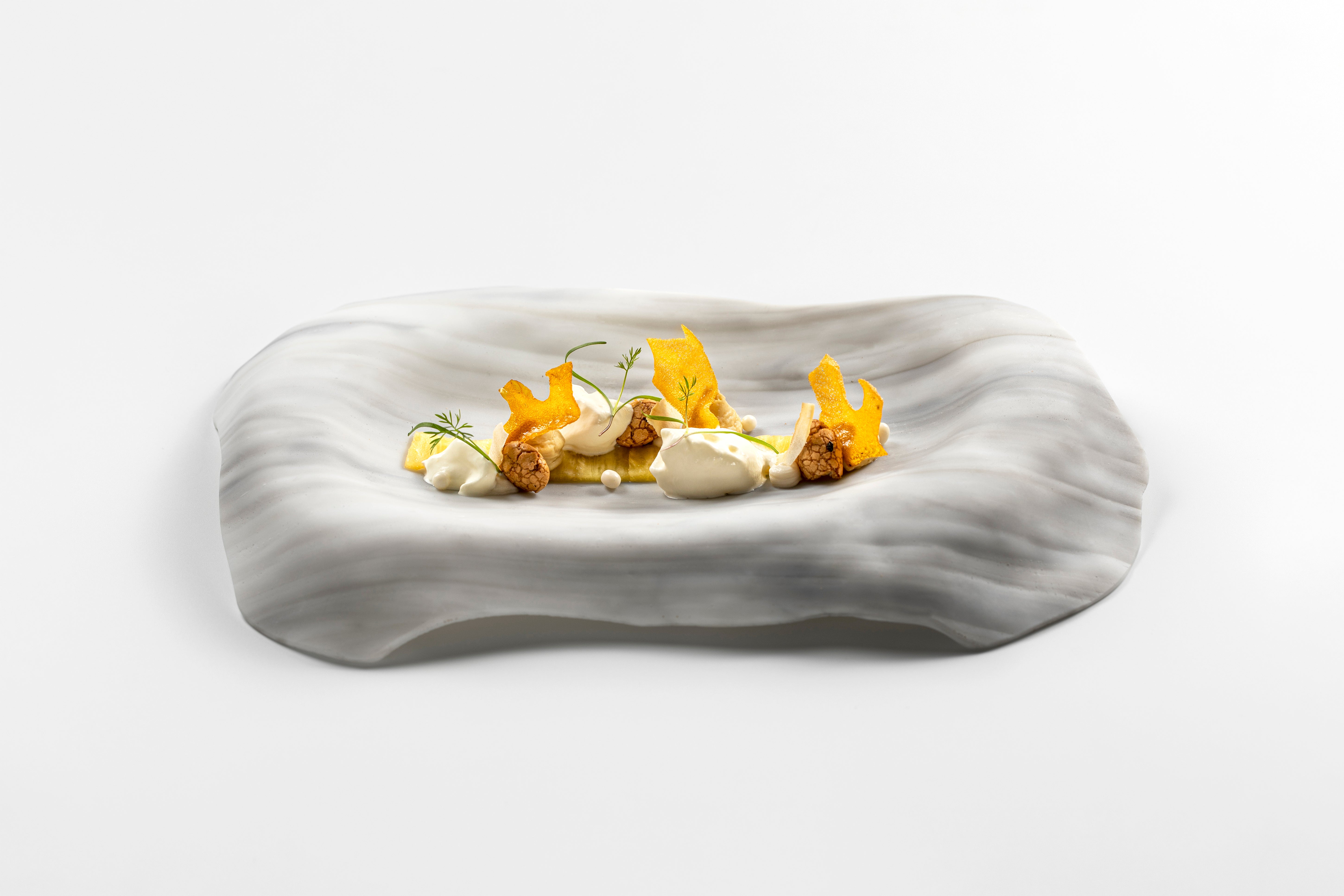 NORDICA GLASS DEEP PLATE 32X20CM